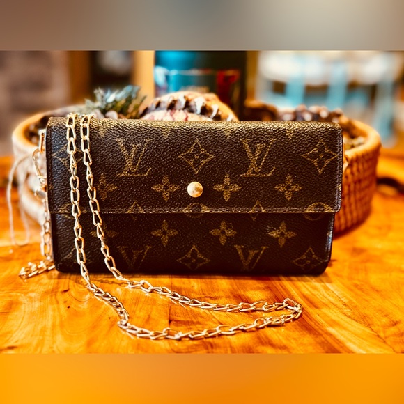 Louis Vuitton Handbags - Louis Vuitton vintage monogram international long wallet converted Crossbody